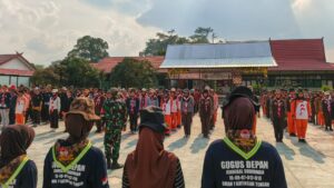 Koramil 1019-04/Katingan Tengah Latih Ratusan Siswa SMAN 1 Disiplin Lewat Kegiatan PBB