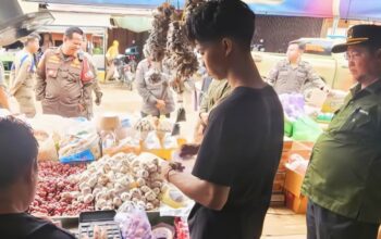 Bupati Katingan Saiful Pastikan Stabilitas Harga Sembako di Pasar Tumbang Samba