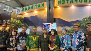 Bupati Saiful Tinjau Stand Kabupaten Katingan Di Ajang Kalteng Expo 2026