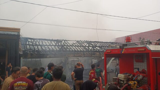 Empat Toko Di Kota Kasongan  Terbakar