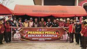 Kwarcab Gerakan Pramuka Katingan Peduli, Petugas BPBD Terima Bantuan